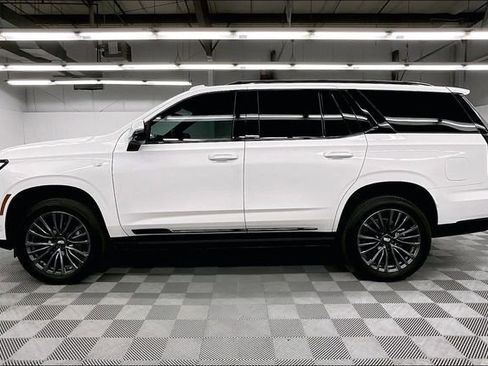 Used 2025 Cadillac Escalade Sport AWD/4WD image 13