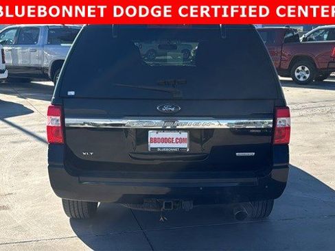 Used 2016 Ford Expedition XLT image 6