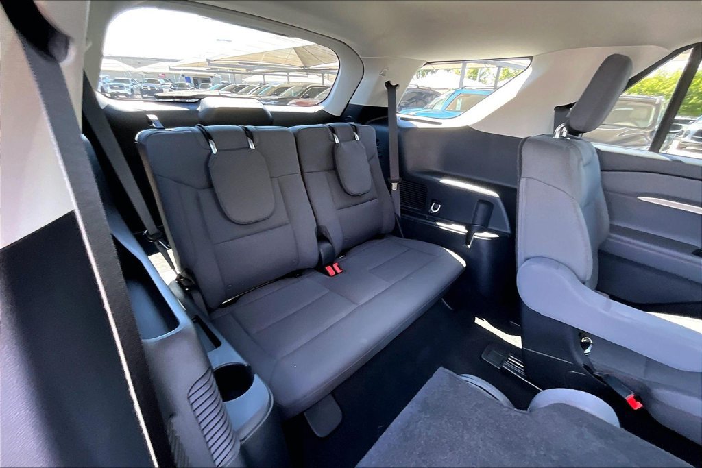 Used 2025 Ford Explorer Active RWD image 37