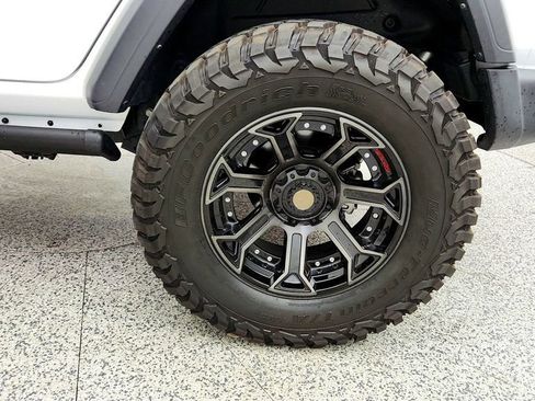 Used 2023 Jeep Wrangler Unlimited Sport w/ Sun And Sound Package AWD/4WD image 9