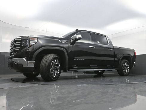 Used 2024 GMC Sierra 1500 SLT w/ SLT Premium Plus Package AWD/4WD image 29