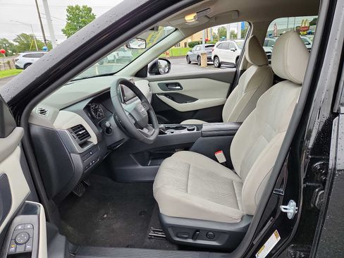Used 2025 Nissan Rogue SV AWD/4WD image 14
