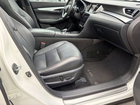 Used 2020 INFINITI QX50 Essential w/ Convenience Package AWD/4WD image 13