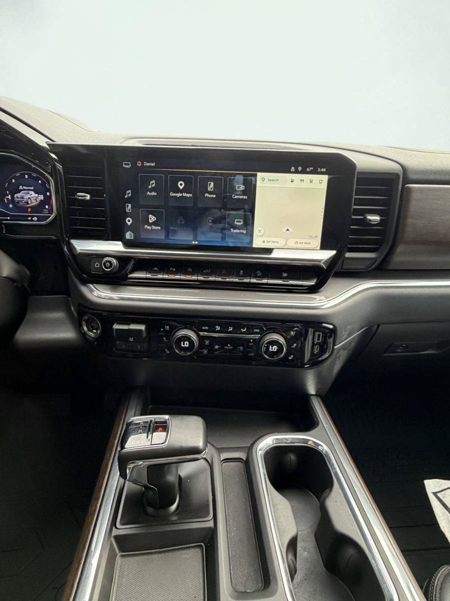 Used 2023 Chevrolet Silverado 1500 High Country w/ Technology Package AWD/4WD image 10
