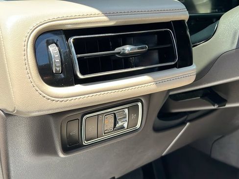 Certified 2024 Lincoln Aviator 2WD w/ Premium Package image 13