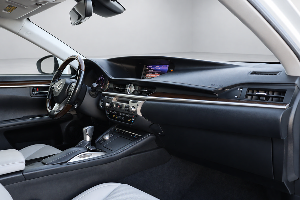 Used 2017 Lexus ES 350 w/ Navigation System Package FWD image 22