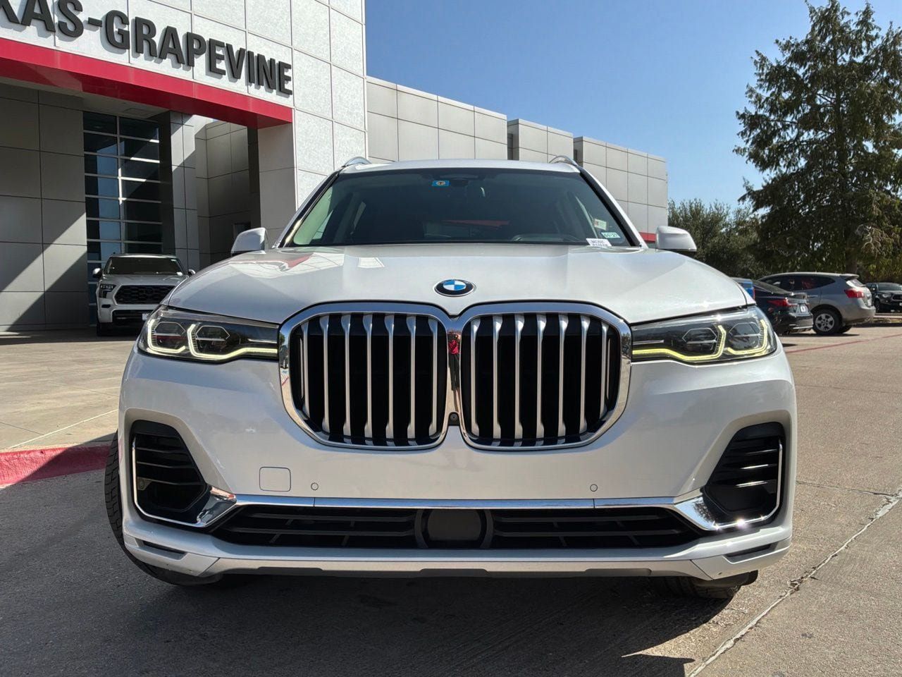 Used 2020 BMW X7 xDrive40i w/ Premium Package AWD/4WD image 3