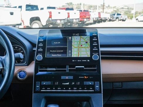 Used 2021 Toyota Avalon XSE image 14