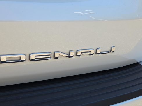 Used 2023 GMC Yukon XL Denali Ultimate w/ LPO, Floor Liner Package AWD/4WD image 32