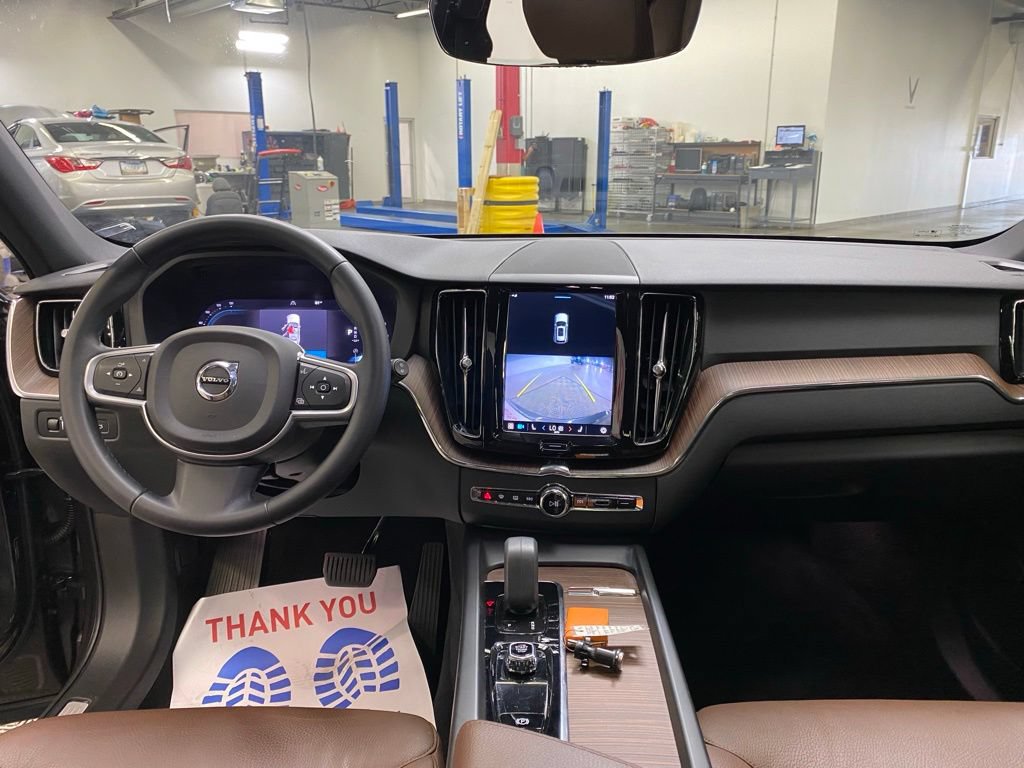 Used 2022 Volvo XC60 B5 Momentum AWD/4WD image 6
