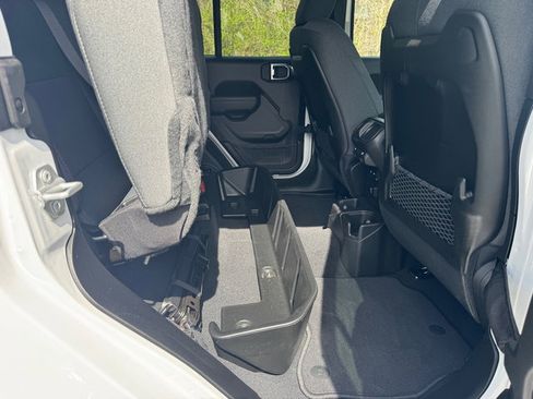 Used 2025 Jeep Gladiator Rubicon w/ Safety Group image 16