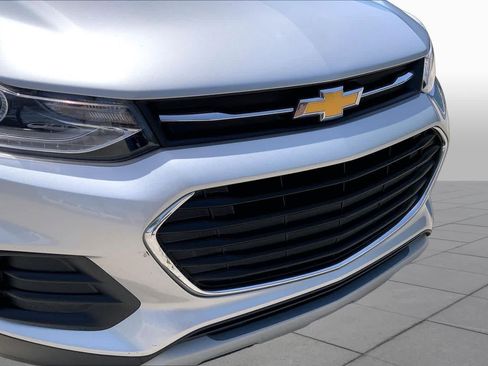 Used 2017 Chevrolet Trax LT w/ LT Convenience Package FWD image 30