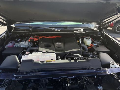 New 2026 Toyota Tundra Limited w/ TRD Off-Road Package AWD/4WD image 21