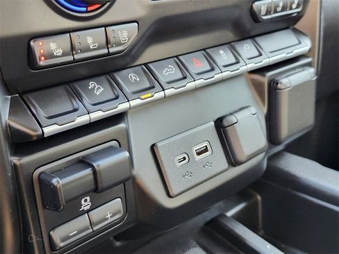 Used 2019 Chevrolet Silverado 1500 LTZ image 24