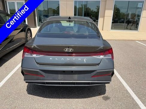 Used 2024 Hyundai Elantra SE FWD image 6