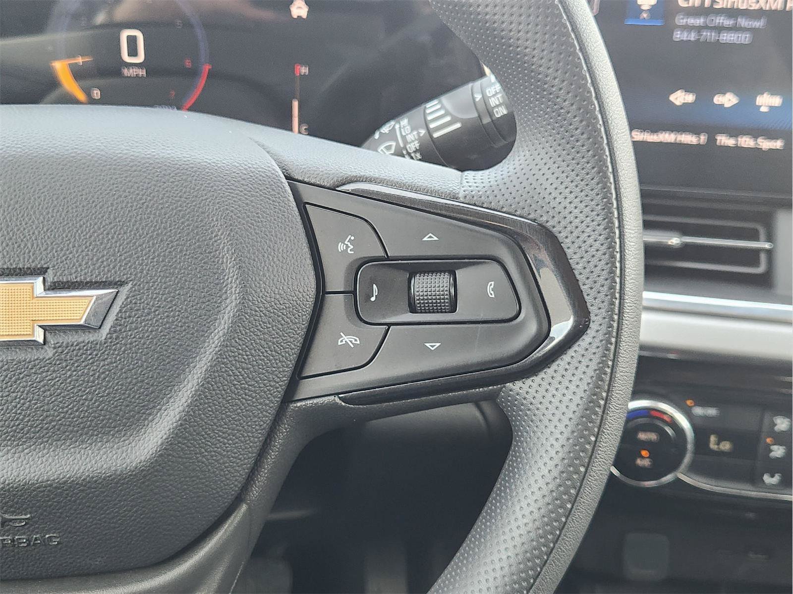 Used 2024 Chevrolet Trax LT FWD image 29