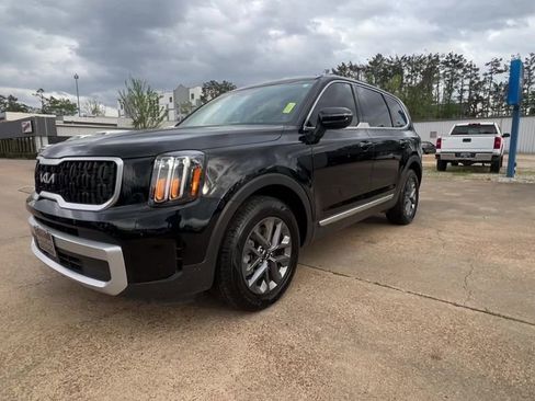 Used 2024 Kia Telluride LX FWD image 2