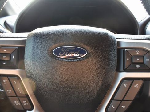 Used 2016 Ford F150 Platinum w/ Equipment Group 701A Luxury image 17