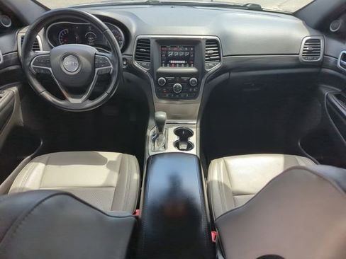 Used 2021 Jeep Grand Cherokee Laredo AWD/4WD image 14