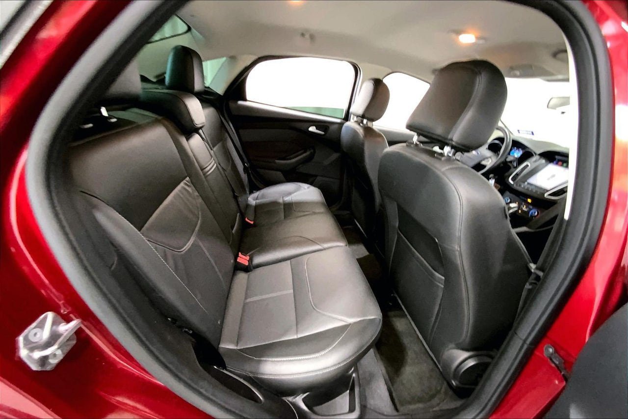 Used 2015 Ford Focus SE w/ Equipment Group 201A FWD image 25
