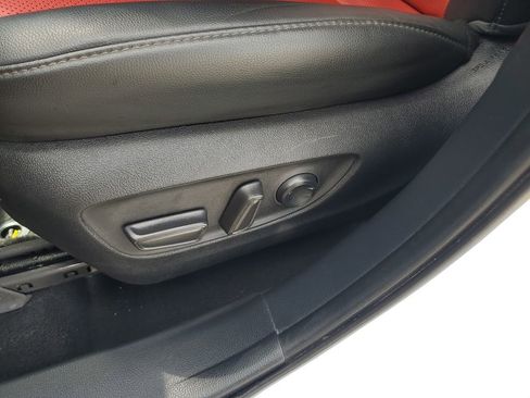 Used 2023 Toyota Highlander XSE image 19