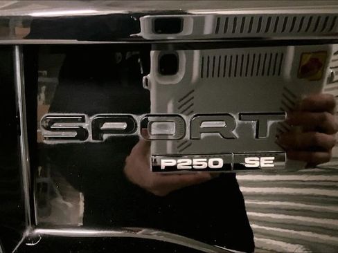 Used 2020 Land Rover Discovery Sport SE R-Dynamic image 7