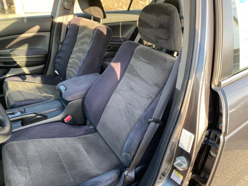 Used 2010 Honda Accord LX image 6