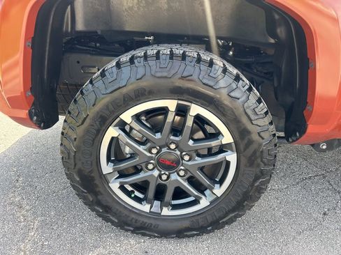 Used 2025 Toyota Tacoma TRD Sport w/ TRD Sport Premium Package AWD/4WD image 5