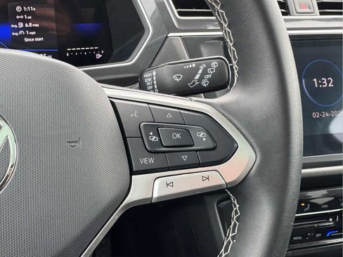 Certified 2024 Volkswagen Tiguan SE image 27