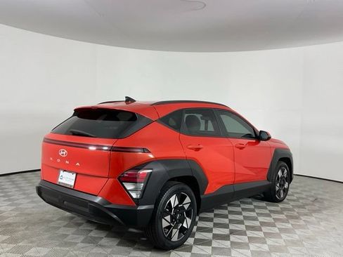 Used 2024 Hyundai Kona SEL w/ Convenience Package FWD image 5