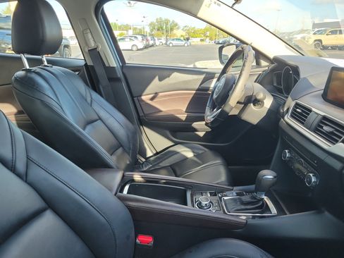 Used 2017 MAZDA MAZDA3 Touring FWD image 9