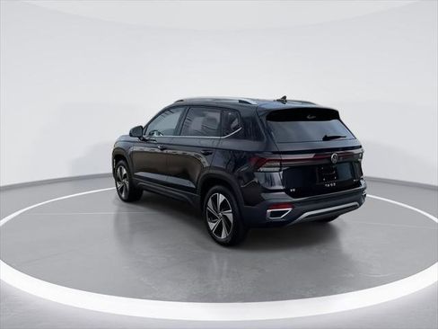 Certified 2025 Volkswagen Taos SE AWD/4WD image 6
