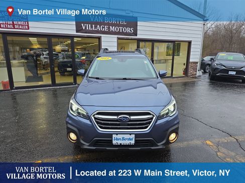 Used 2018 Subaru Outback 2.5i Limited image 2