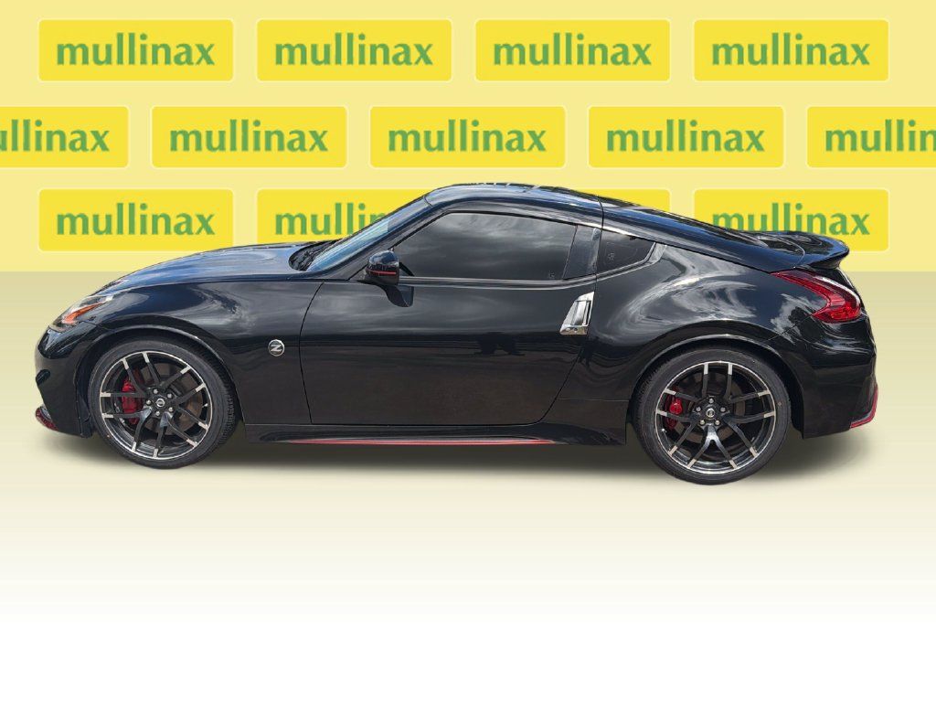 Used 2019 Nissan 370Z NISMO RWD image 10