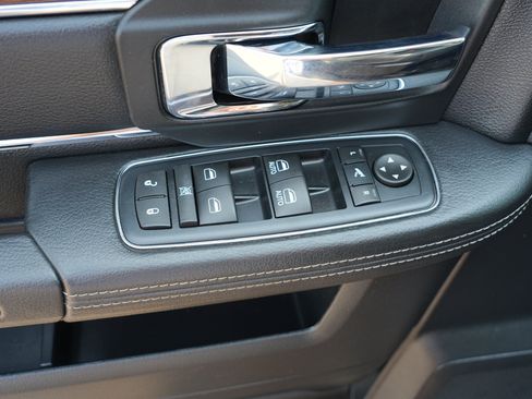 Used 2016 RAM 1500 Laramie AWD/4WD image 17