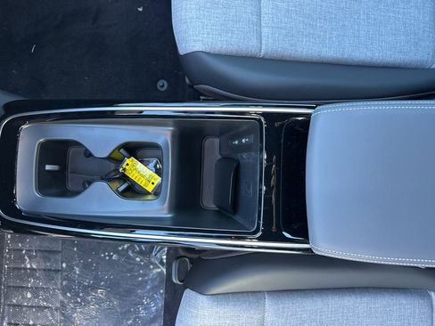 New 2025 Volkswagen ID.4 Pro image 25