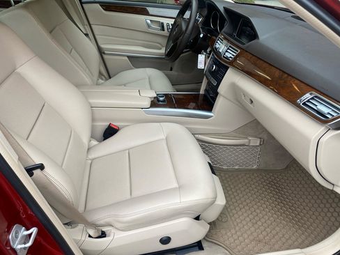 Used 2016 Mercedes-Benz E 350 4MATIC Sedan image 7
