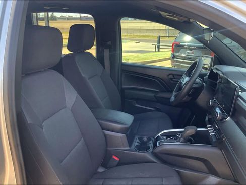 Used 2024 Chevrolet Colorado Trail Boss w/ Technology Package image 9