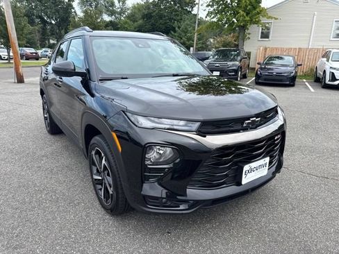 Used 2023 Chevrolet TrailBlazer RS w/ Sun and Liftgate Package AWD/4WD image 4