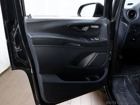 Used 2016 Mercedes-Benz Metris image 24