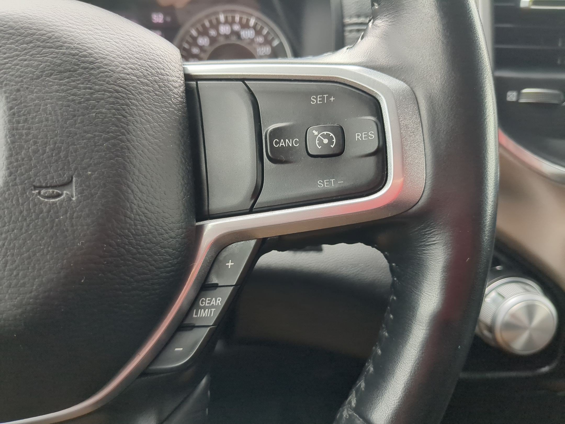 Used 2020 RAM 1500 Laramie AWD/4WD image 18