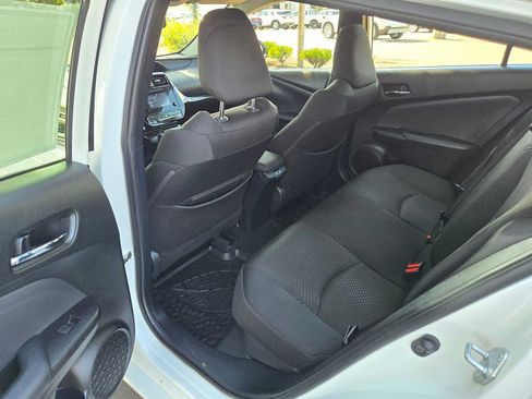 Used 2019 Toyota Prius LE AWD/4WD image 15
