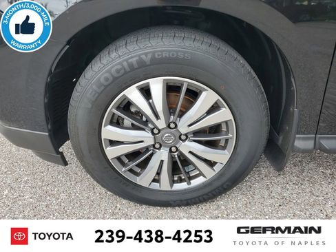 Used 2020 Nissan Pathfinder S FWD image 13