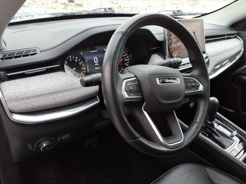 Used 2022 Jeep Compass Latitude w/ Sun and Sound Group image 14