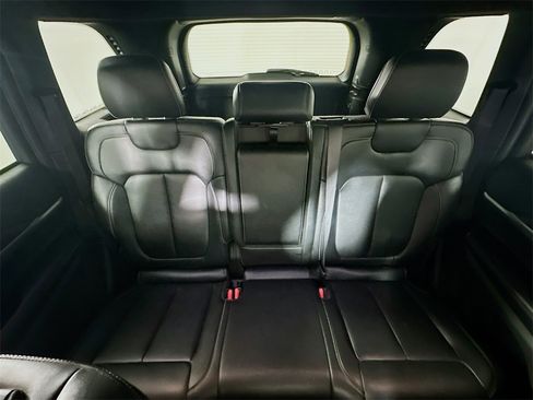 Used 2024 Jeep Grand Cherokee Limited image 13