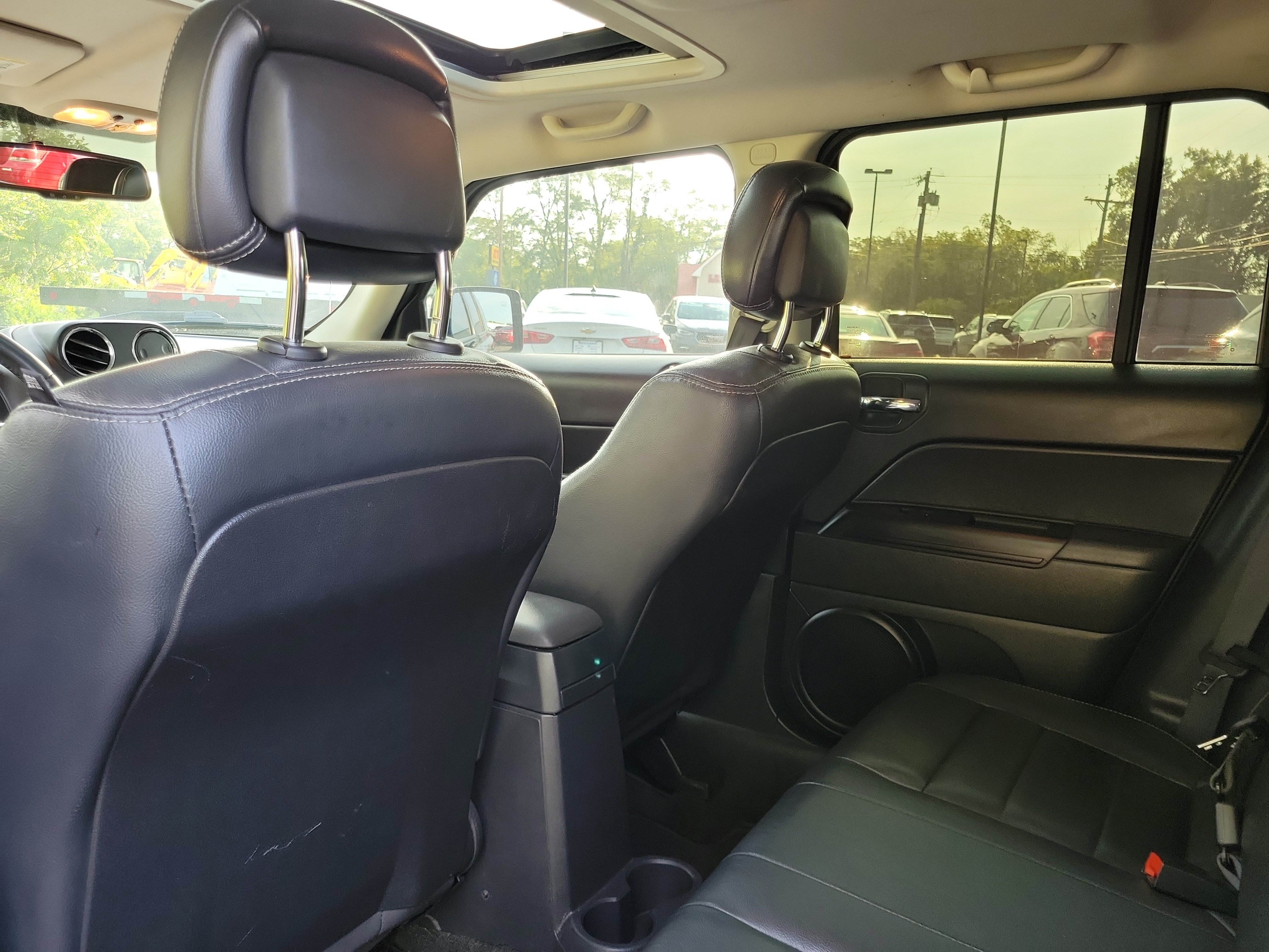 Used 2016 Jeep Patriot High Altitude FWD image 14