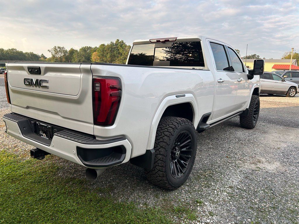 Used 2024 GMC Sierra 2500 Denali Ultimate AWD/4WD image 9