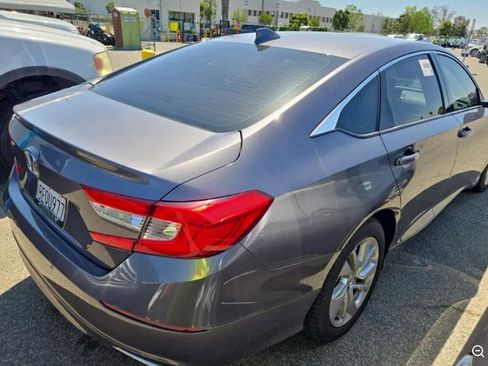 Used 2018 Honda Accord LX image 4