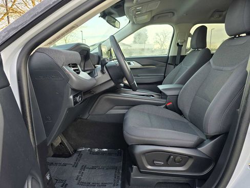 Used 2025 Ford Explorer Active image 21