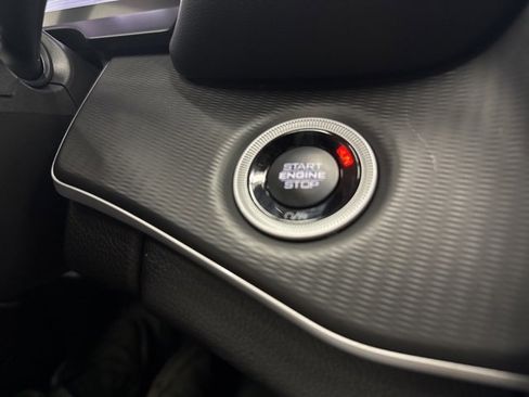 New 2025 Jeep Grand Cherokee Altitude image 16